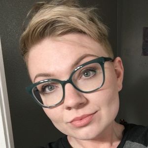 Meet your Posher, Valerie